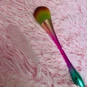 Makeup brush